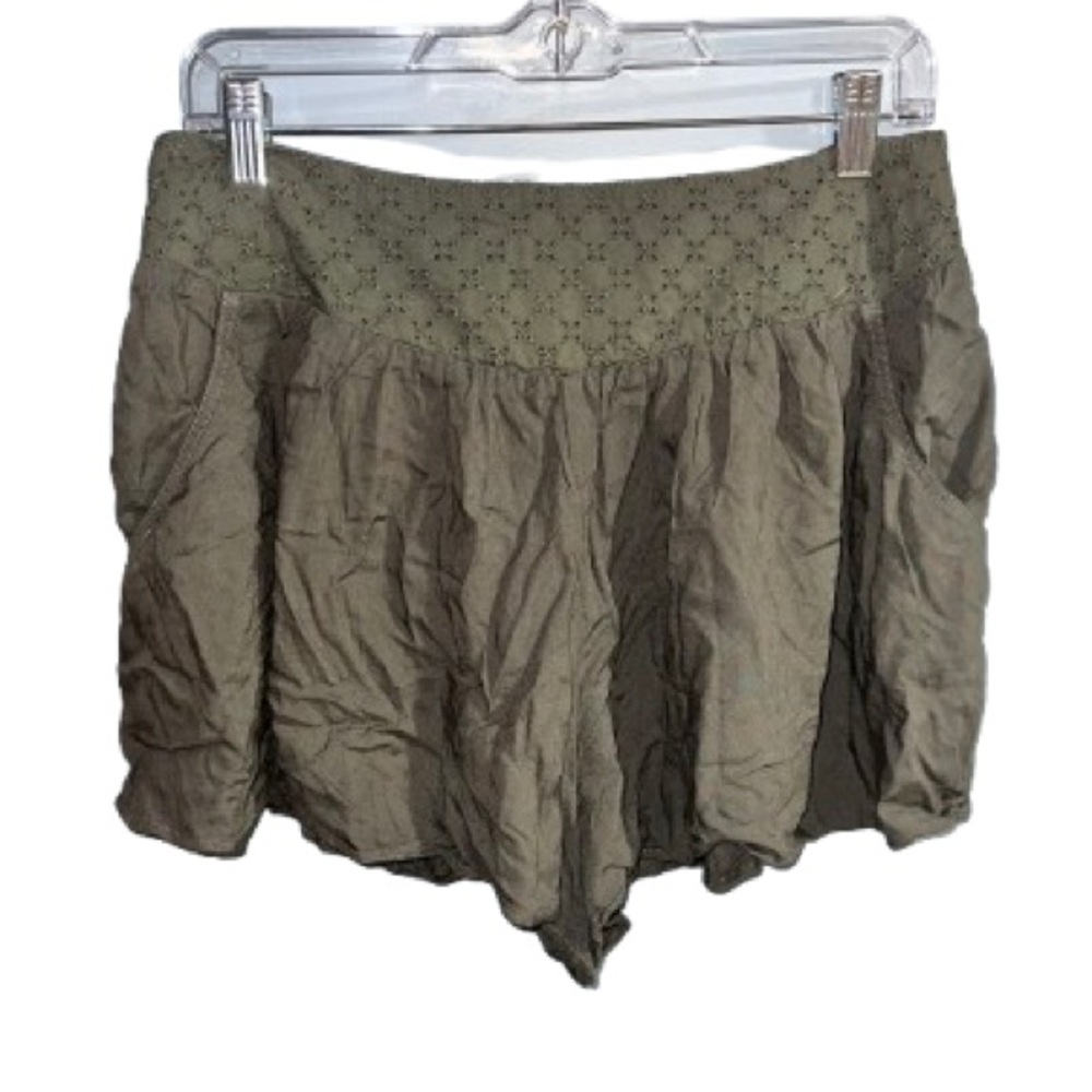 American eagle- Olive green shorts